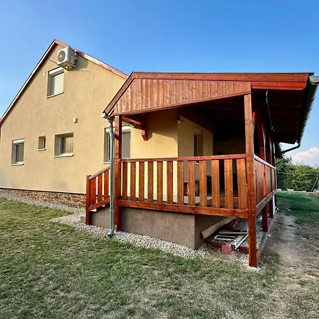 Domi Haz - Panorama Nyaralo Holiday home Balatonszepezd